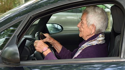 Risiken beim Autofahren im Alter