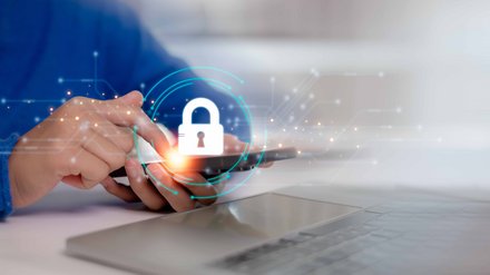 Mehr Cybersicherheit durch geschützte Daten_Shutterstock 2509914293